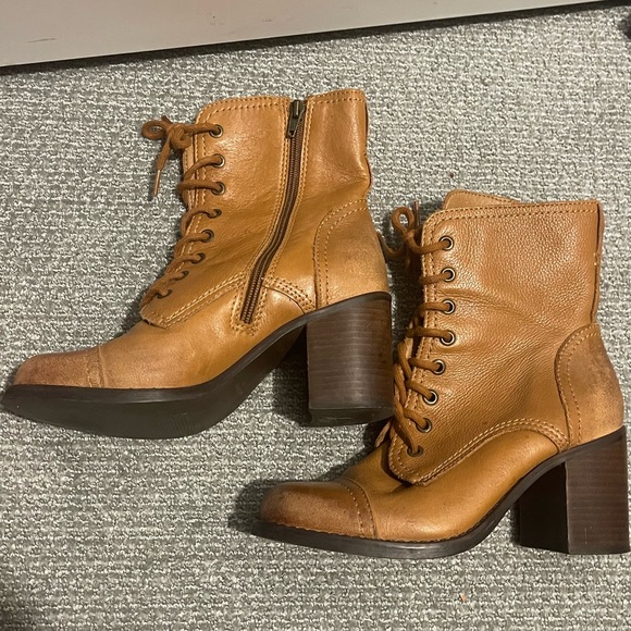 Leather Heeled Lace-up Booties - Picture 4 of 5